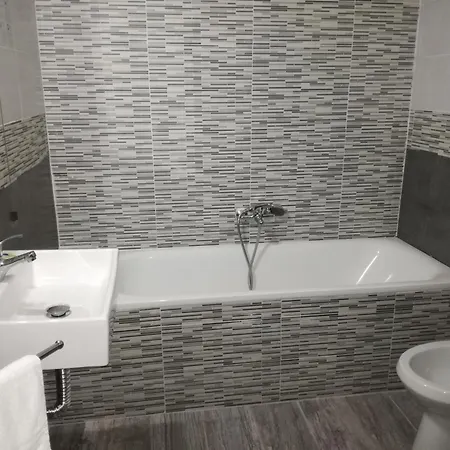 Primavera Hotel 2*