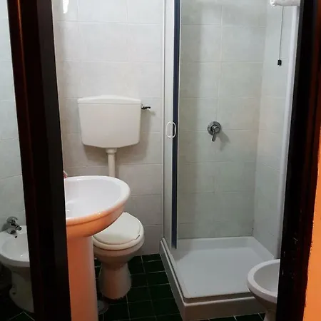 Primavera Hotel 2*